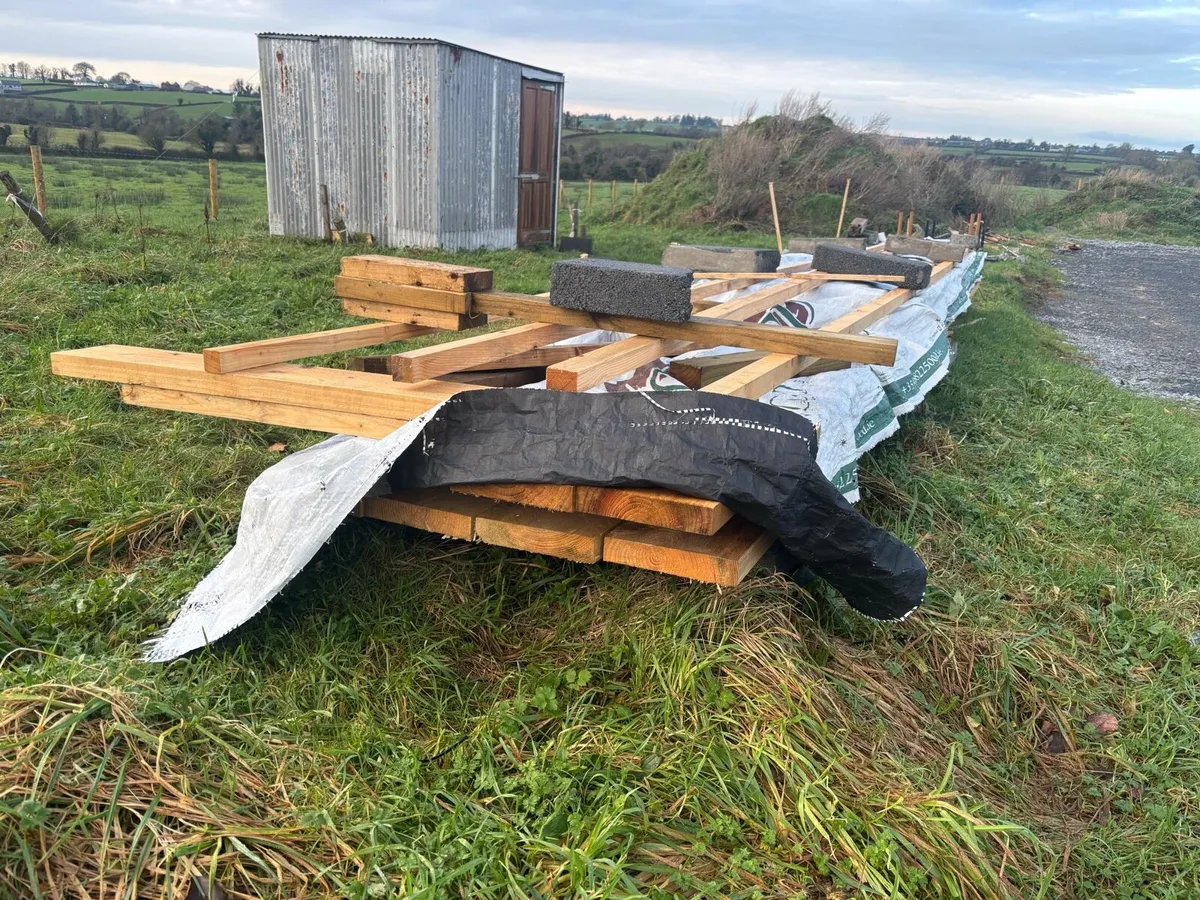 Surplus Roofing Timber – 9x2 / 7x2 / 6x2 - Full Le - Image 3