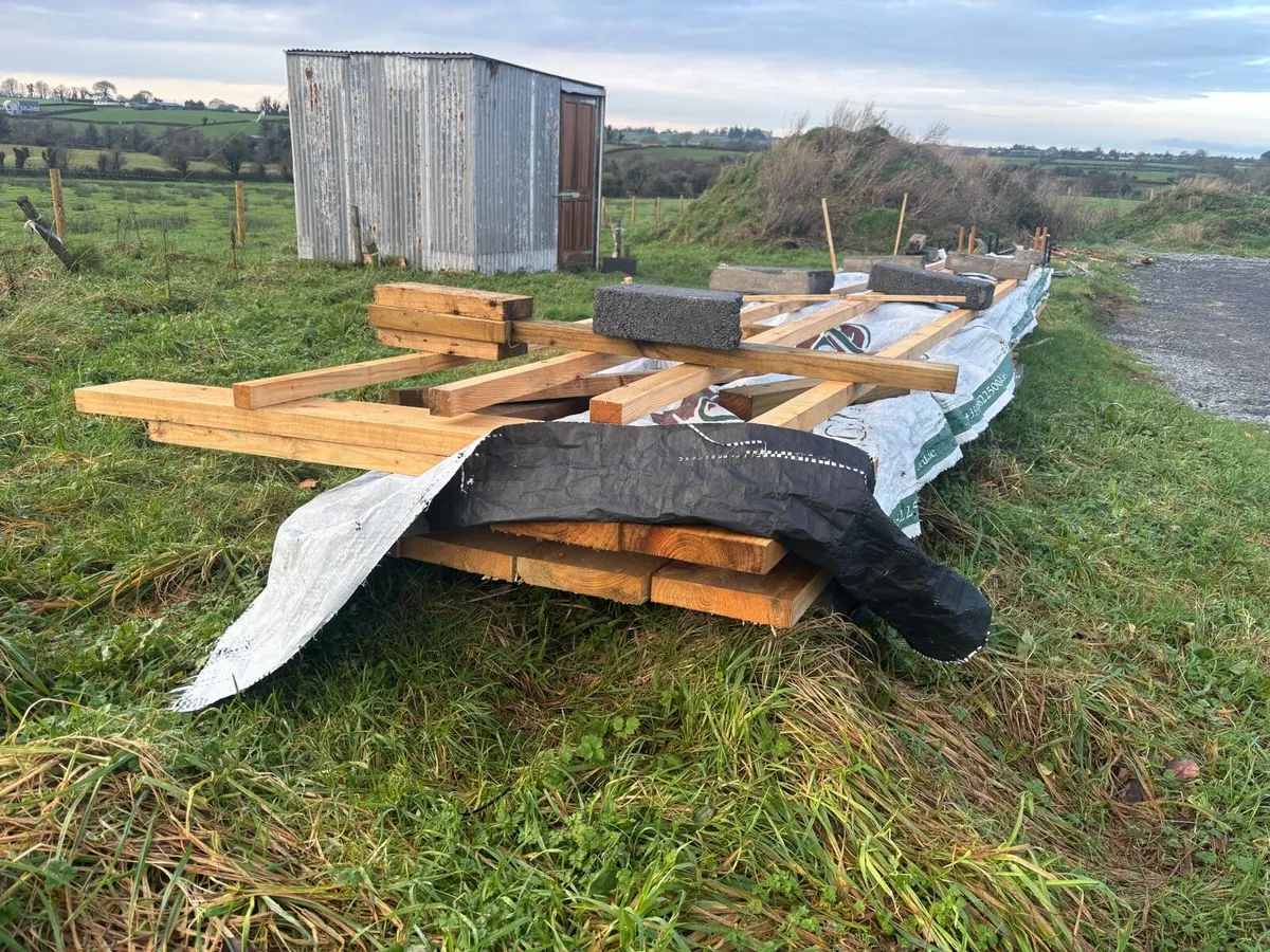 Surplus Roofing Timber – 9x2 / 7x2 / 6x2 - Full Le - Image 4