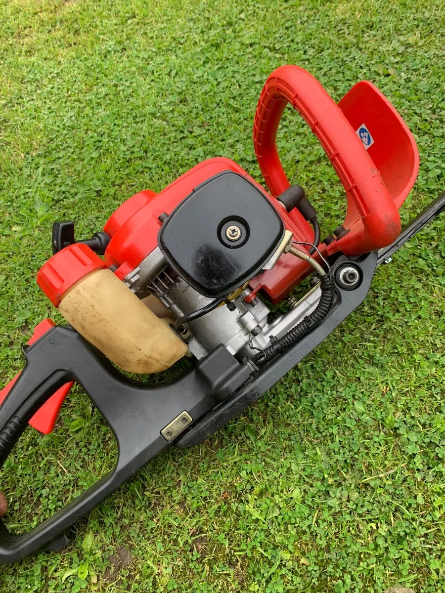 Hedge cutter - Image 1