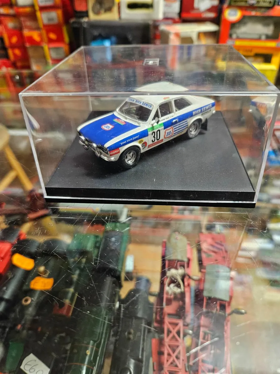 Corgi Trofeu Ford Escort MKI Rally - Image 2