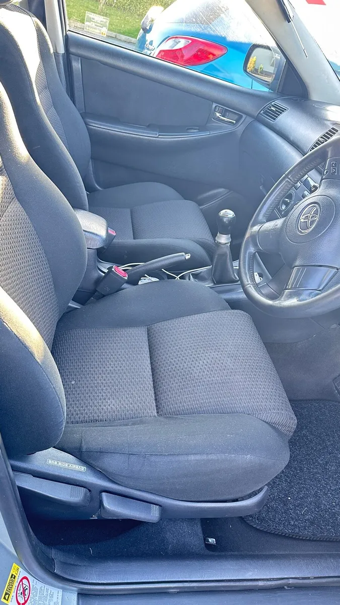 Toyota 2006 - Image 2