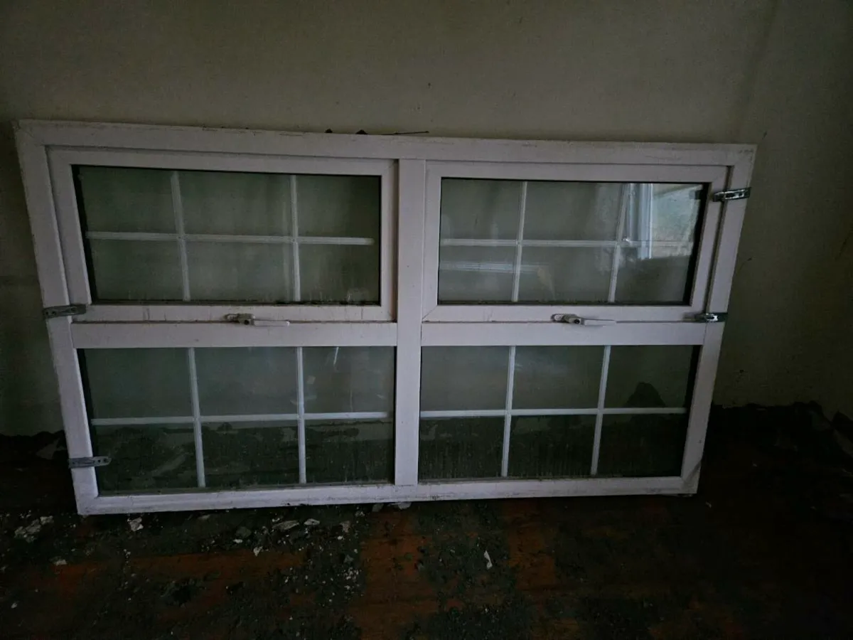 White window - Image 1