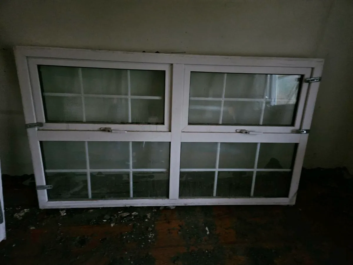 White window - Image 3