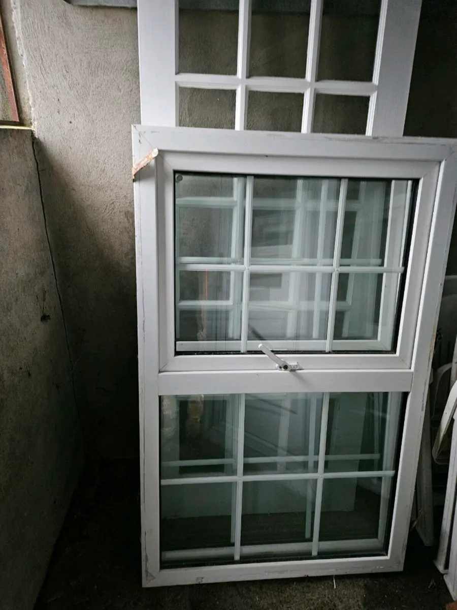 White window - Image 3