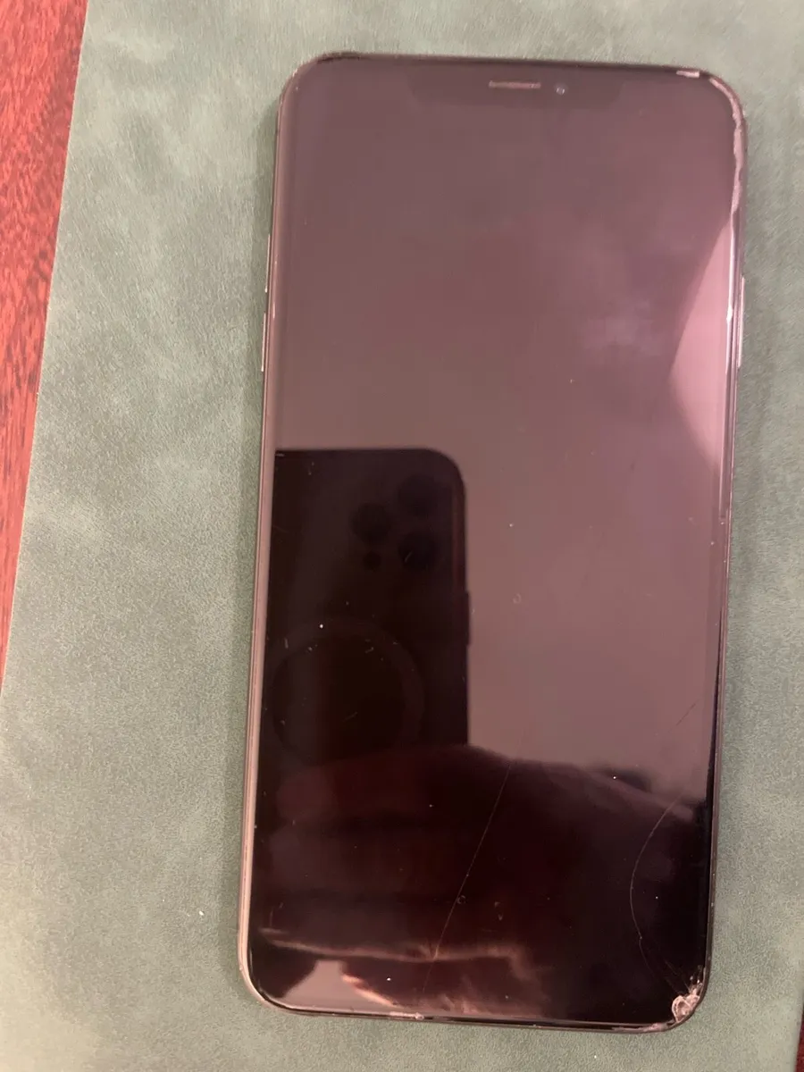 iPhone XS Max 256GB unlocked - Image 3