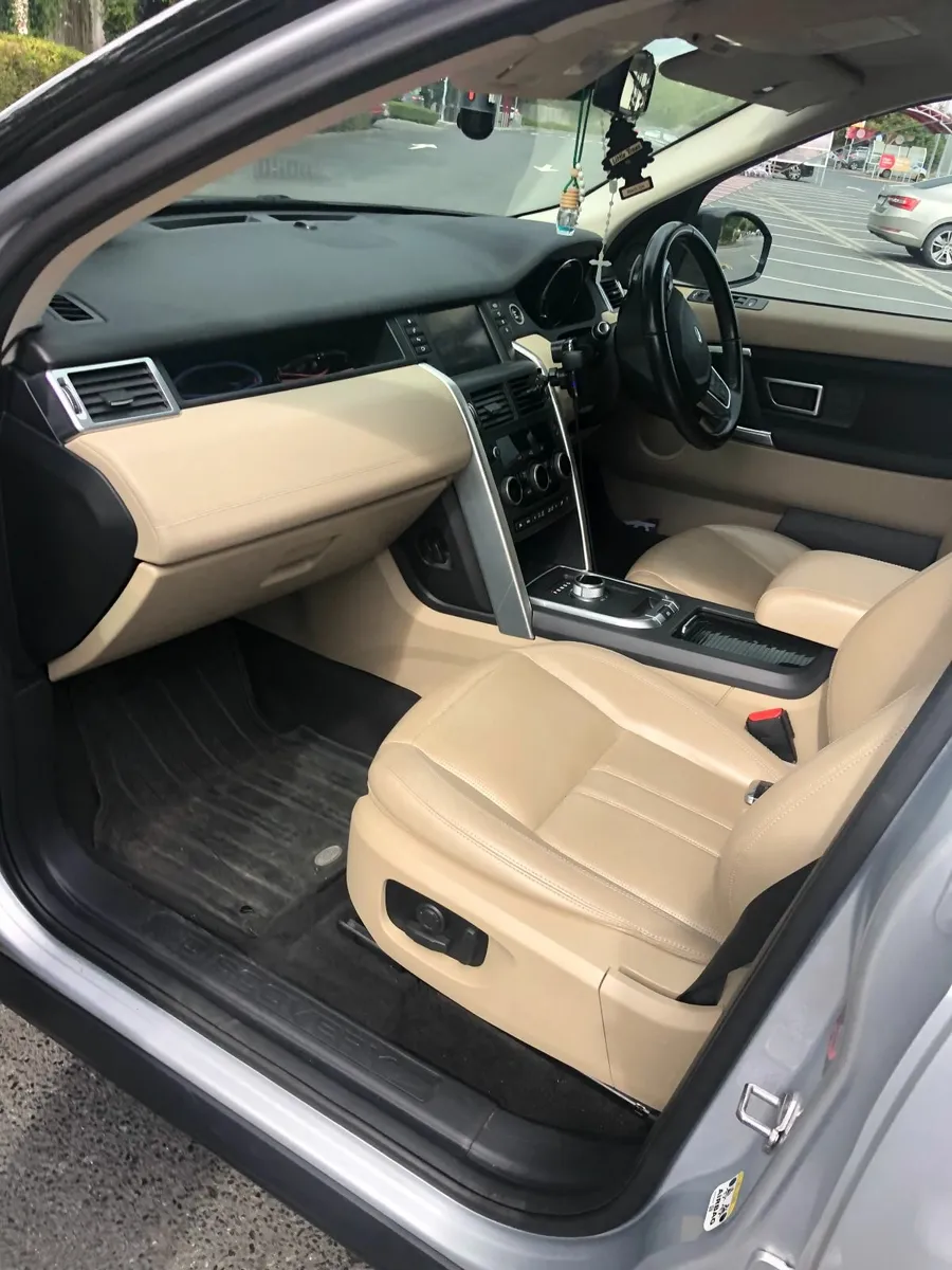 Land Rover Discovery Sport 2016 HSE 2.0D Auto - Image 4