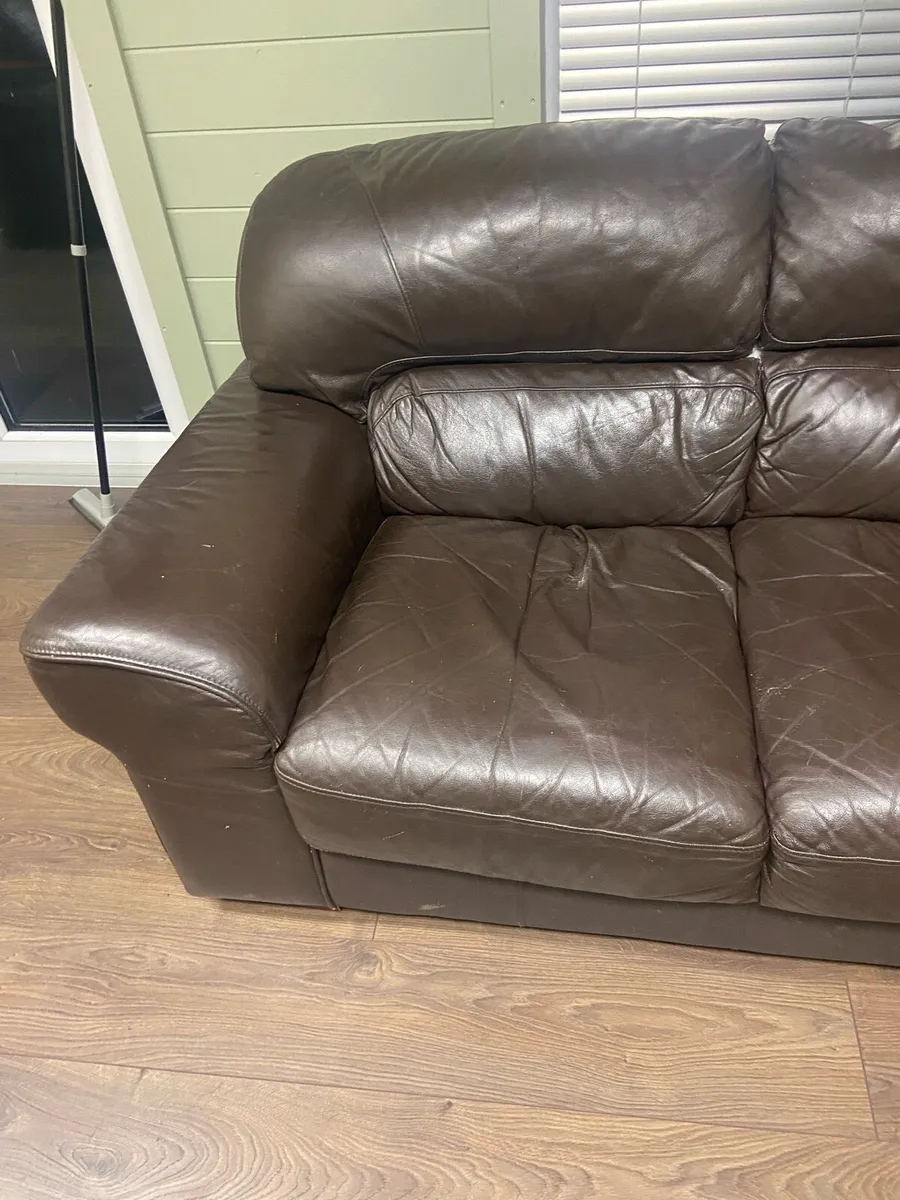 2 seater leather sofa - Image 4