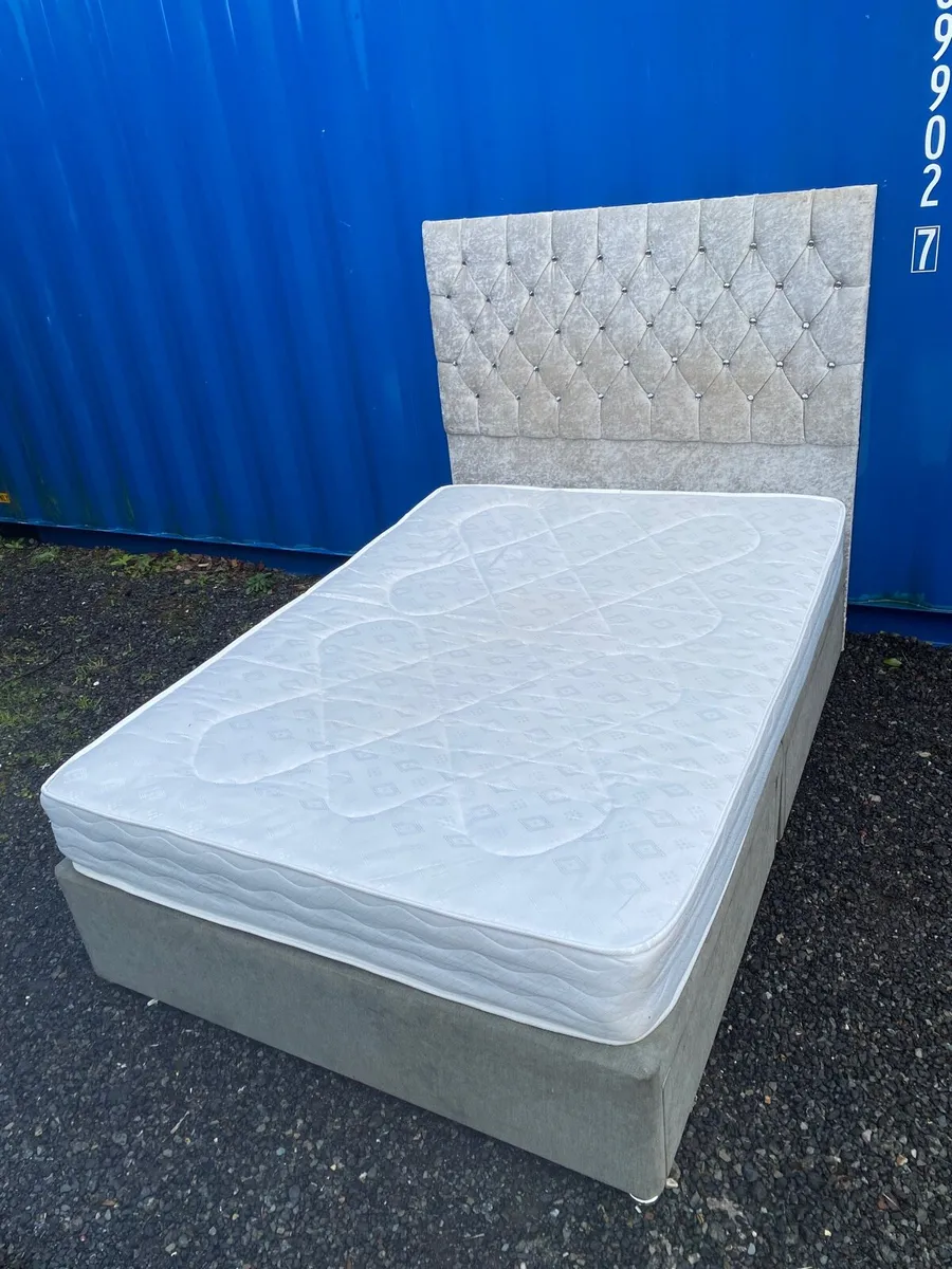 Double bad - Image 1