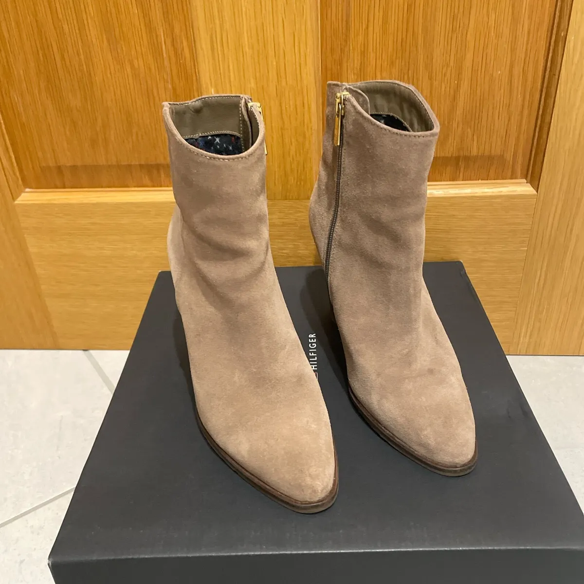 Tommy Hilfiger boots - Image 2