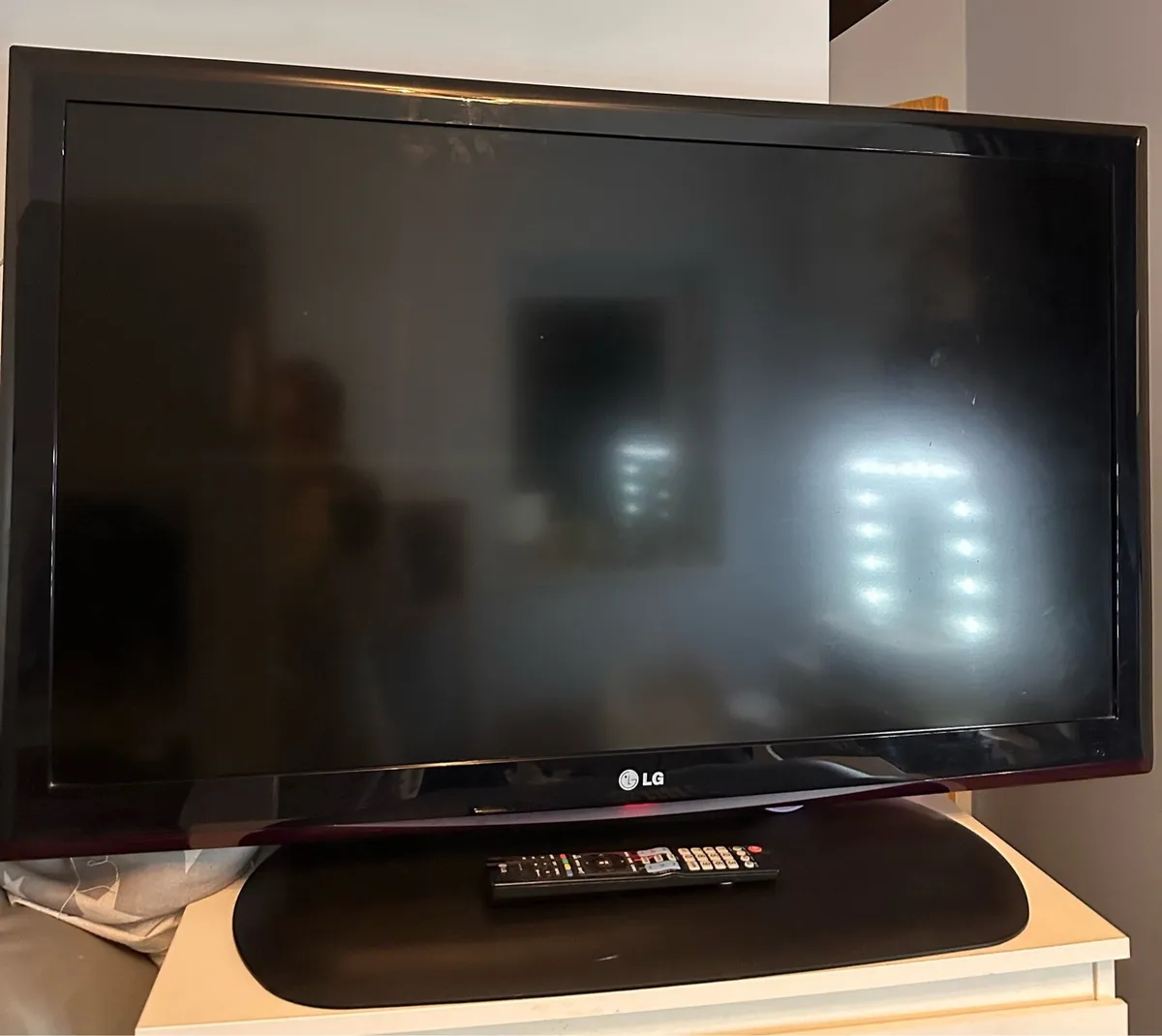 LED 42 inch TV - Image 1