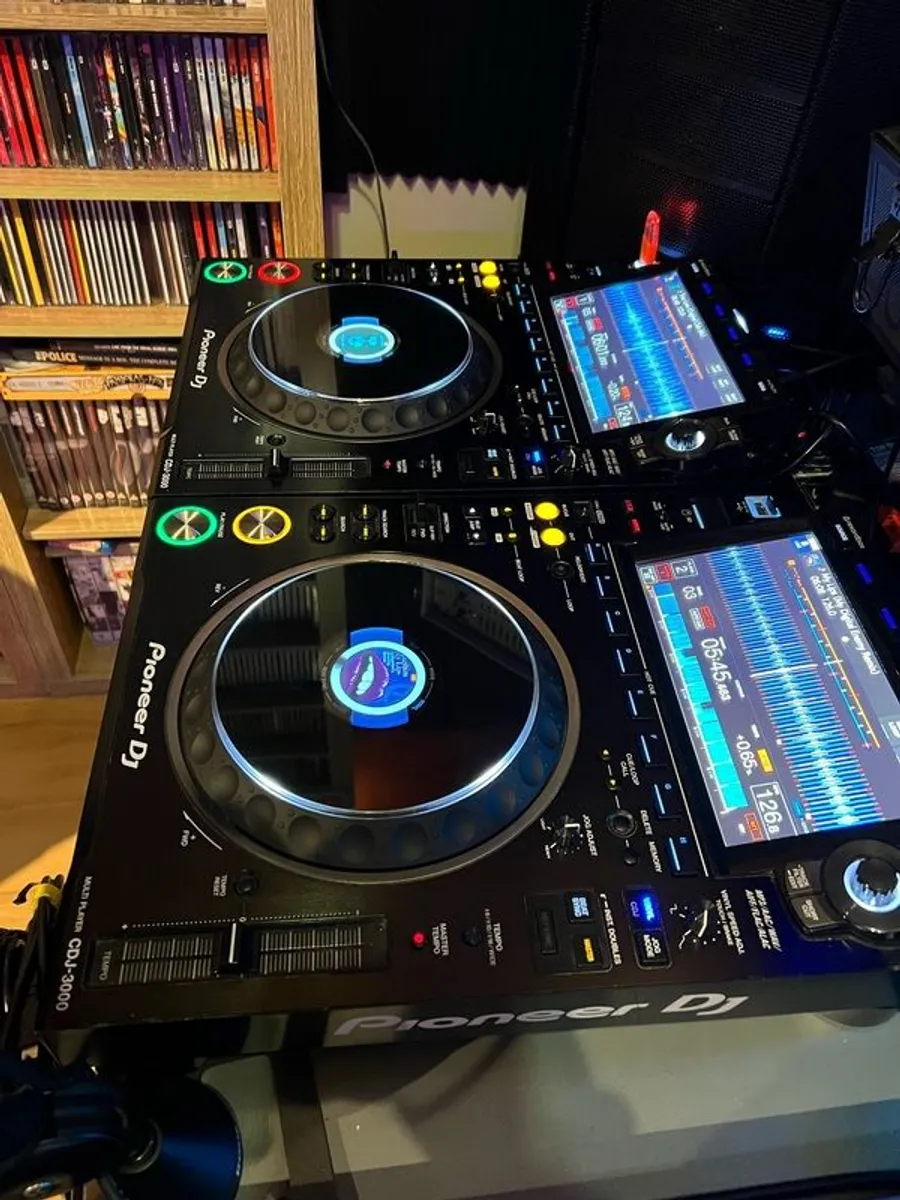 Pioneer CDJ 3000 - Image 1
