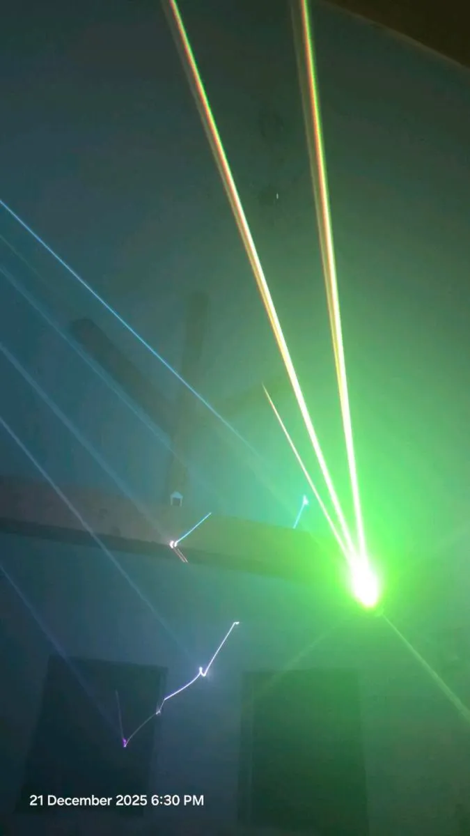 DJ lazer lights + smoke machines - Image 3