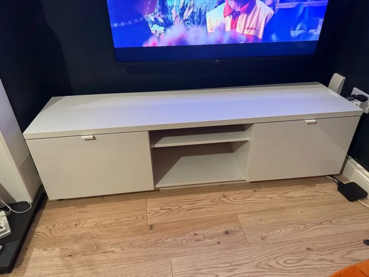 TV unit - Image 1