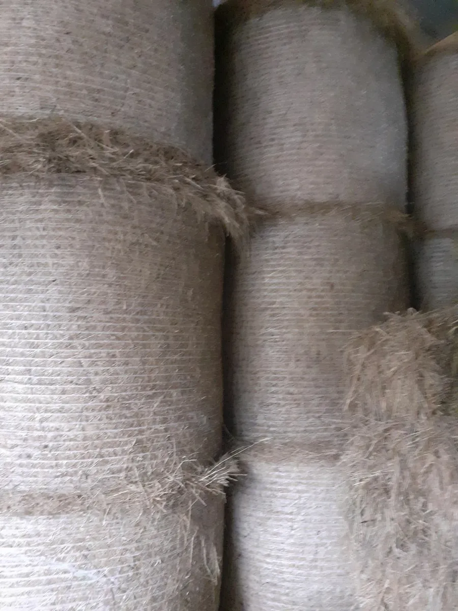 Bales of hay - Image 2