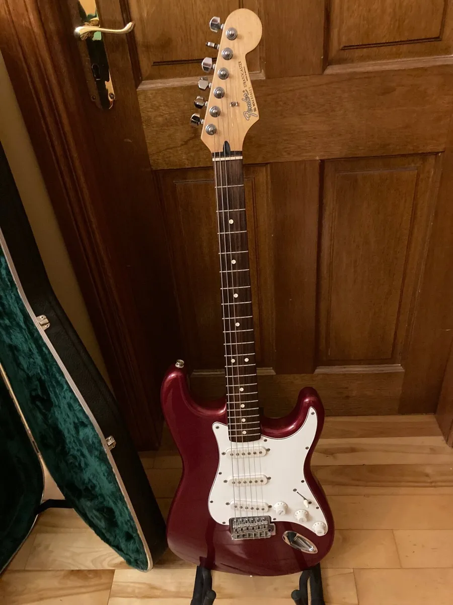 Fender Stratocaster - Image 4