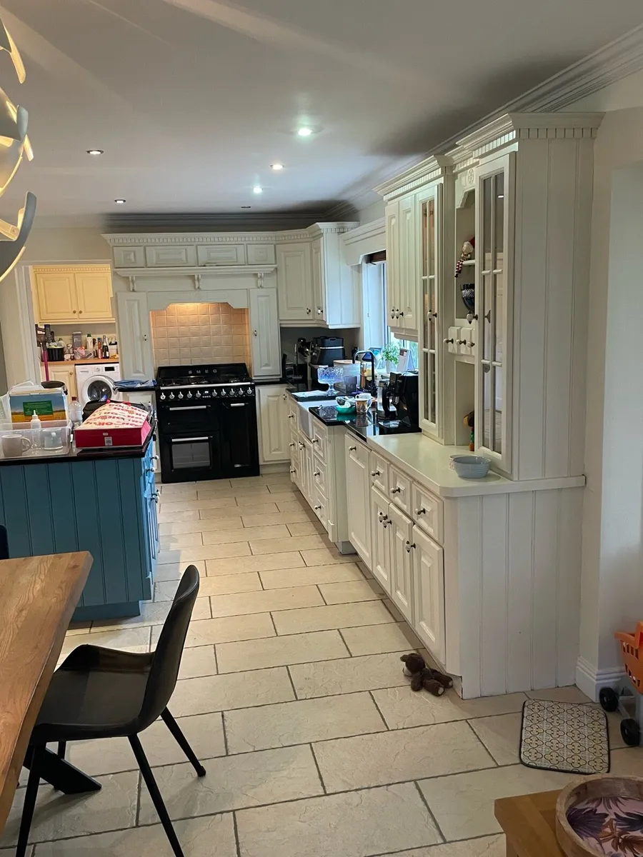 Fitted kitchen - Image 2
