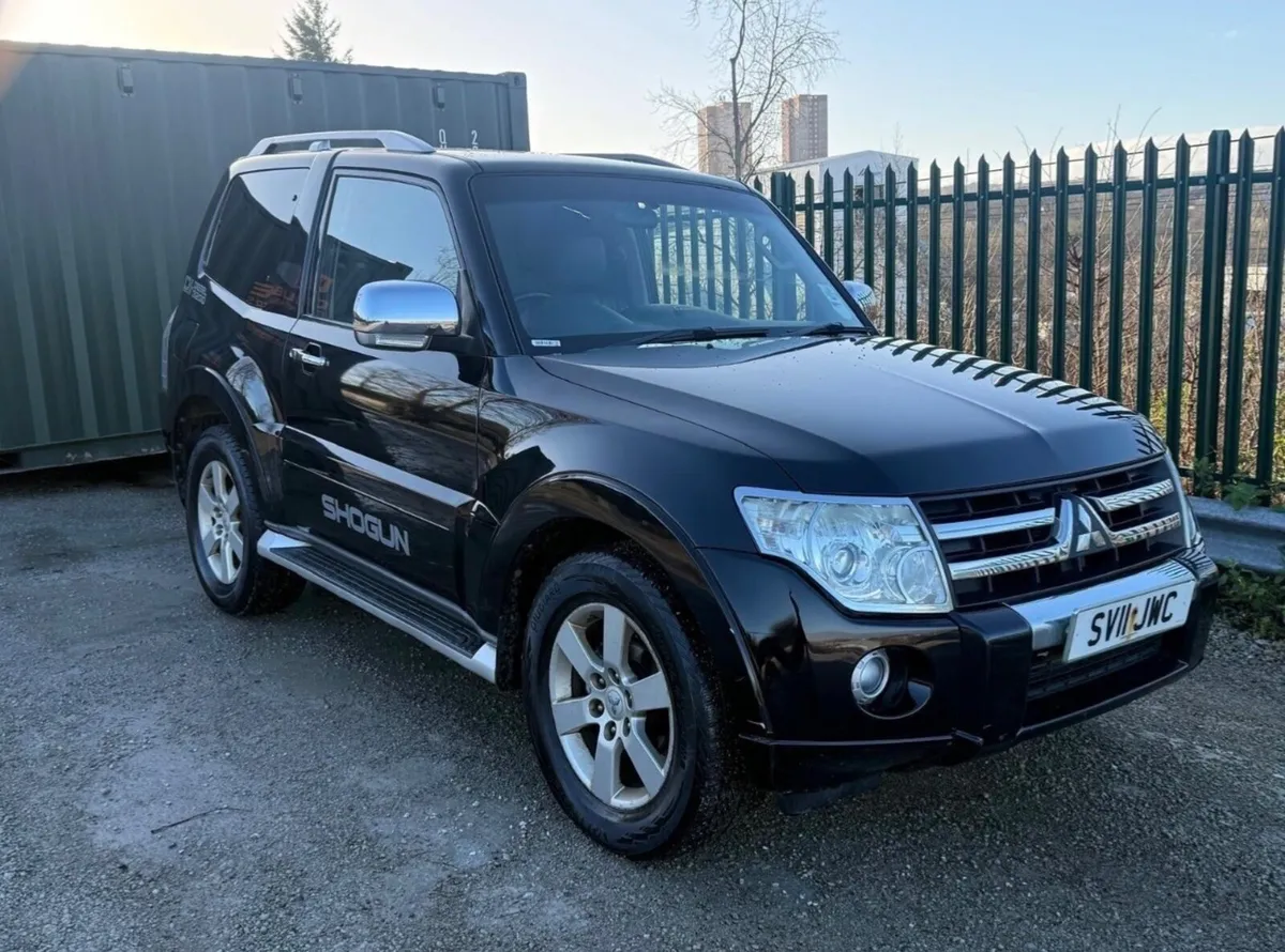 Mitsubishi Pajero 2011 - Image 1