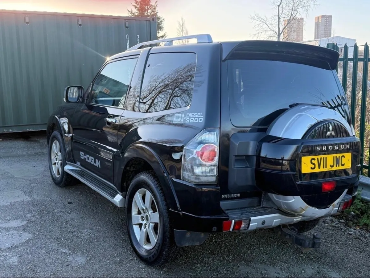 Mitsubishi Pajero 2011 - Image 3