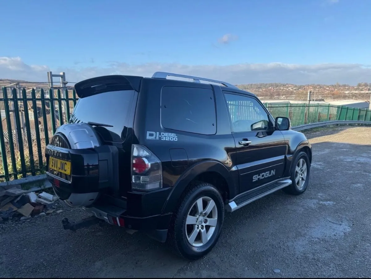 Mitsubishi Pajero 2011 - Image 4