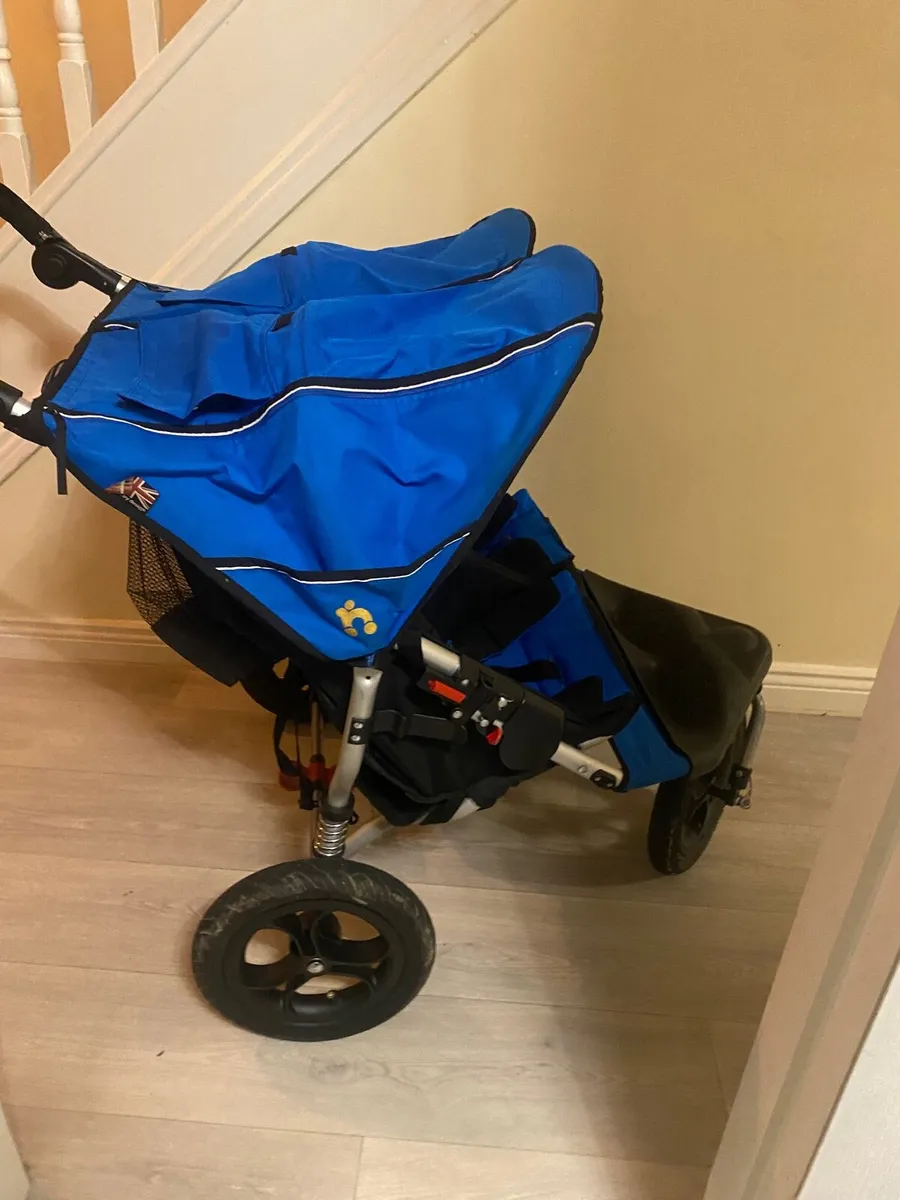 Out n About double buggy - Image 1