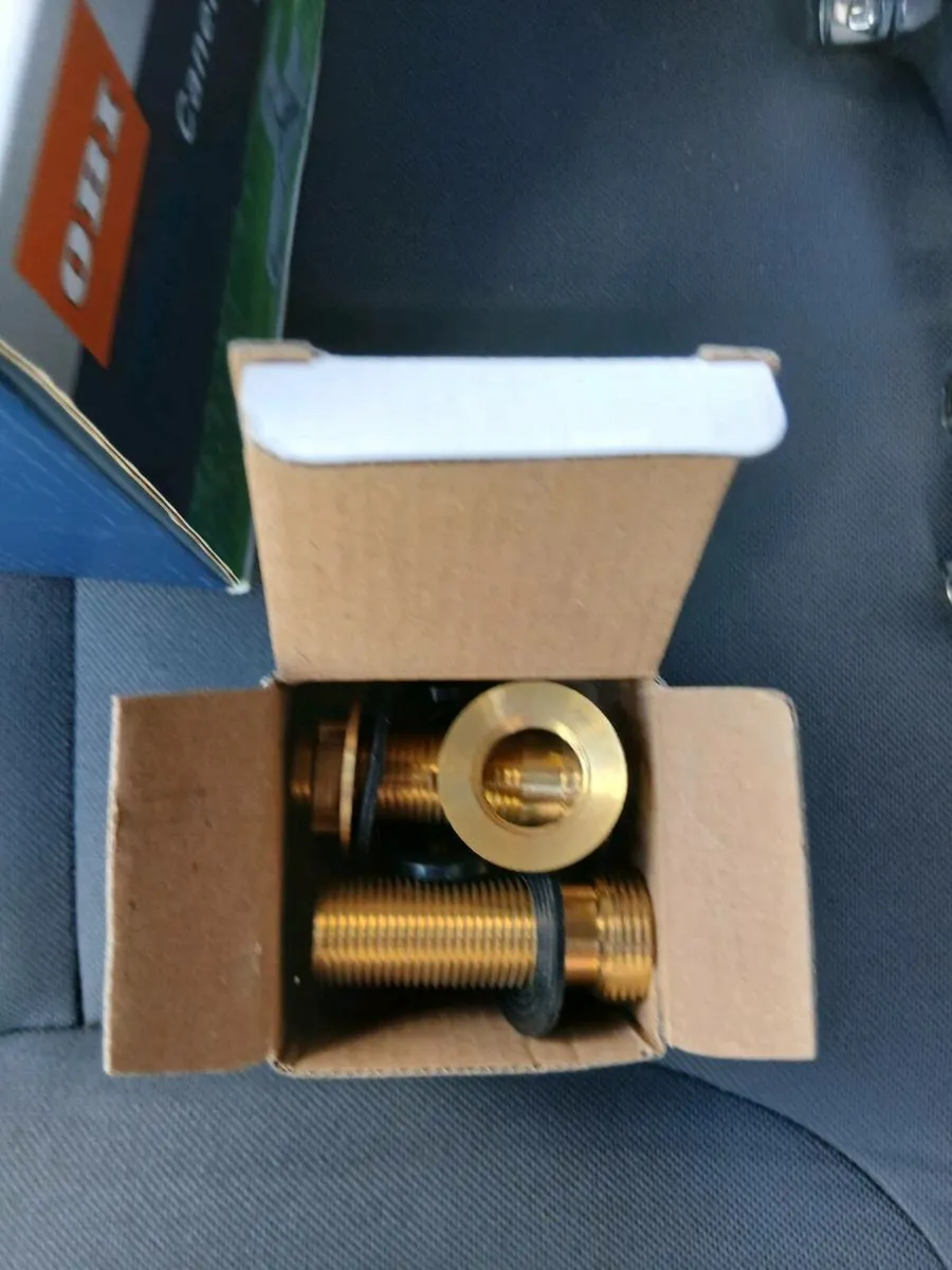 BRAND NEW TAPS - Image 4