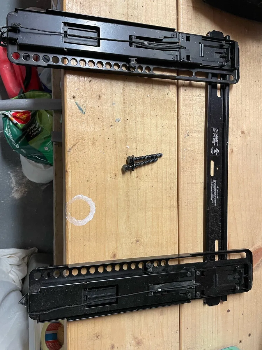 Sanus VMT15 TV Wall Mount - Image 1