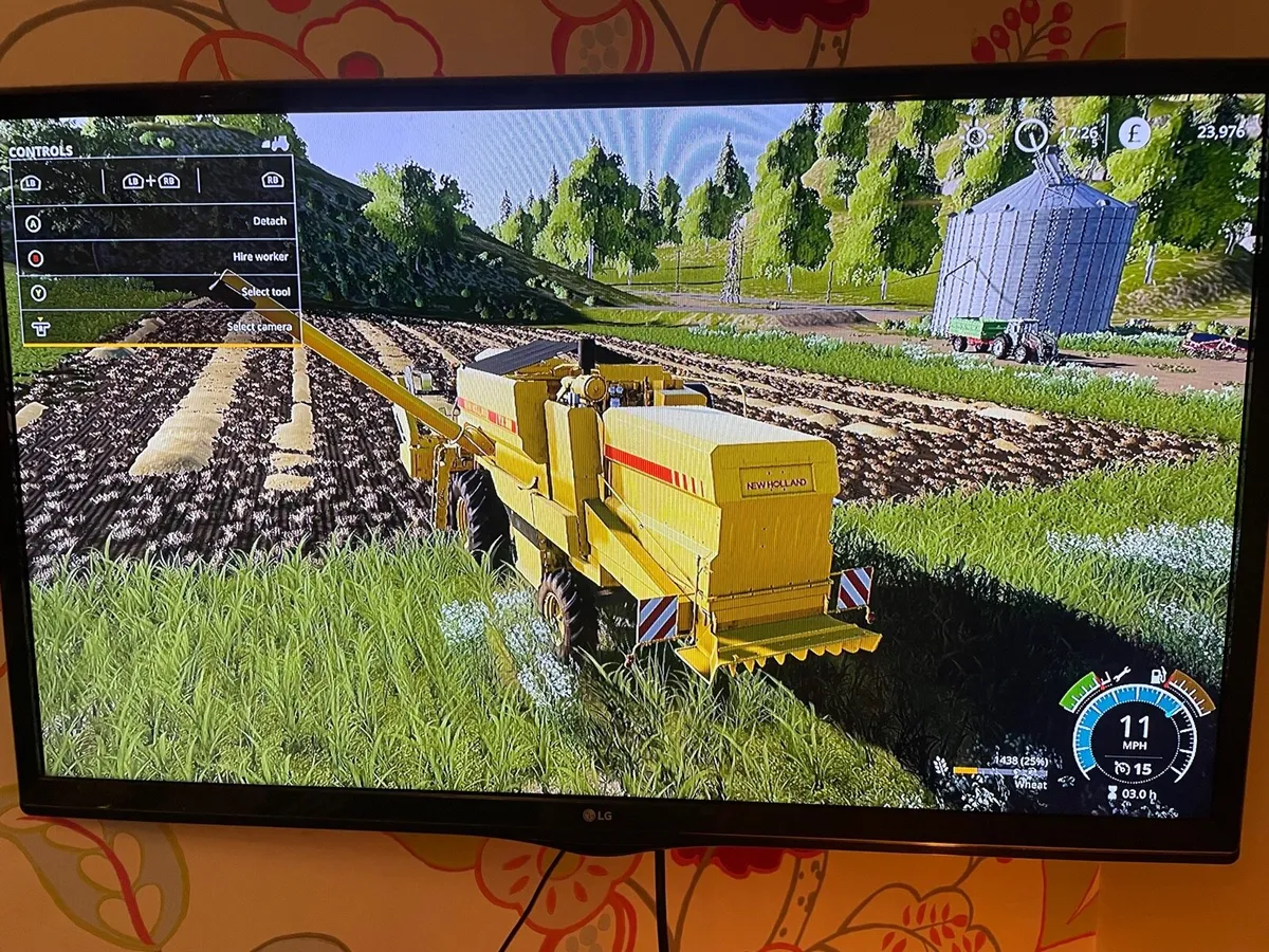 Kids Xbox one with 2 remotes and 9 games - Image 2