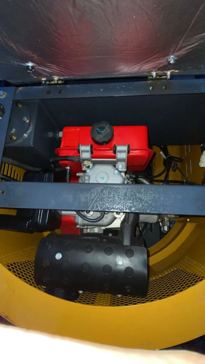 Unused 1.3t mini diggers for sale - Image 4