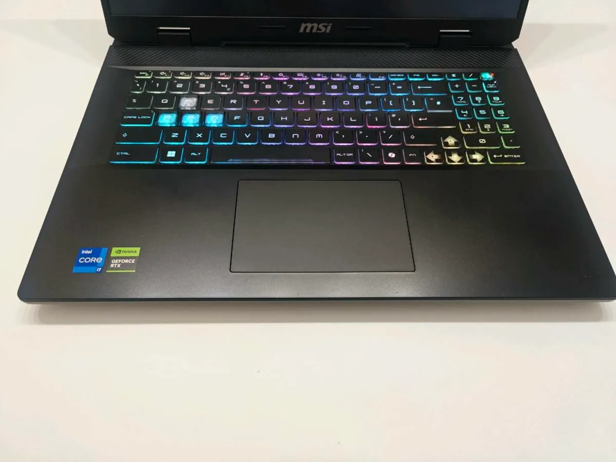 GAMING MSI SWIFT 17 i7-14700HX NVIDIA 4060 8GB - Image 2