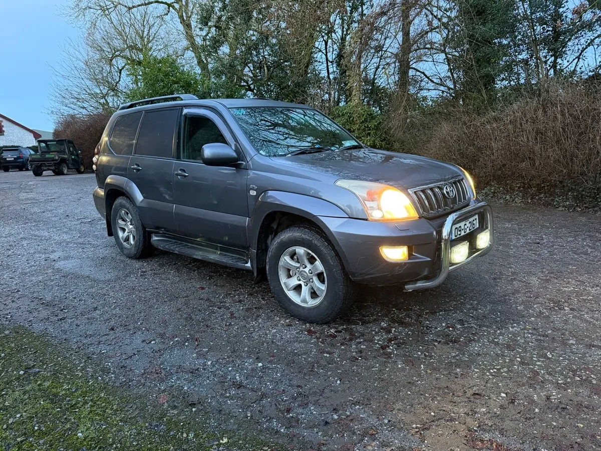 09 Toyota Landcruiser - Image 1