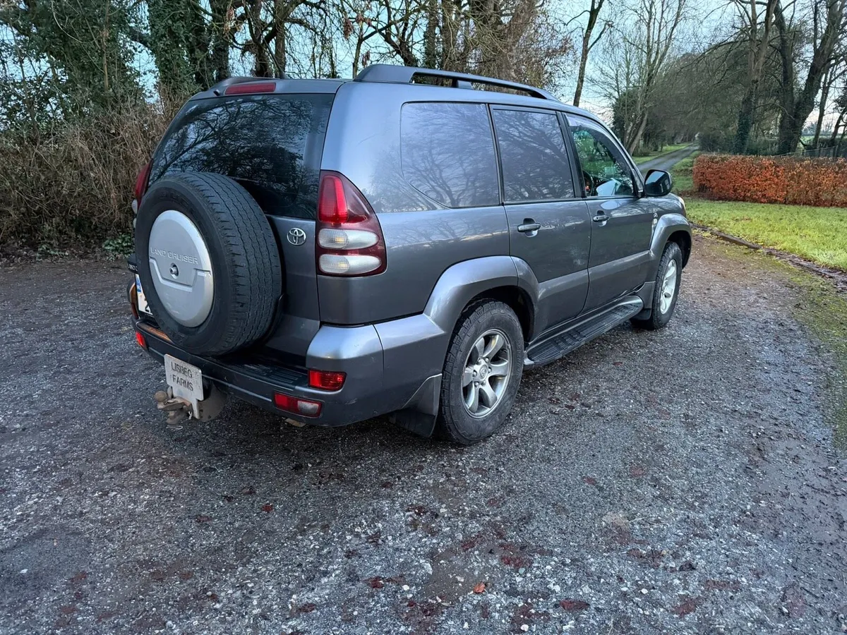 09 Toyota Landcruiser - Image 3