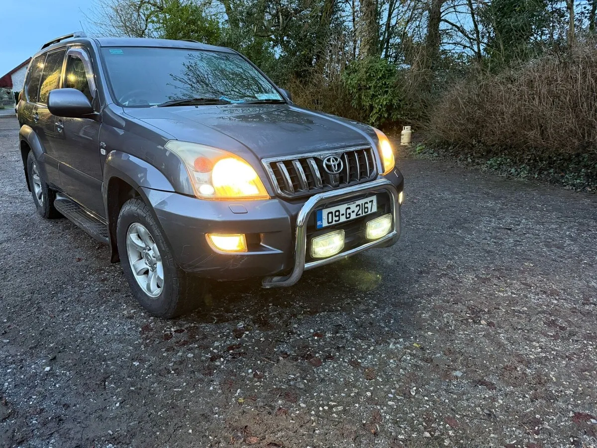 09 Toyota Landcruiser - Image 4