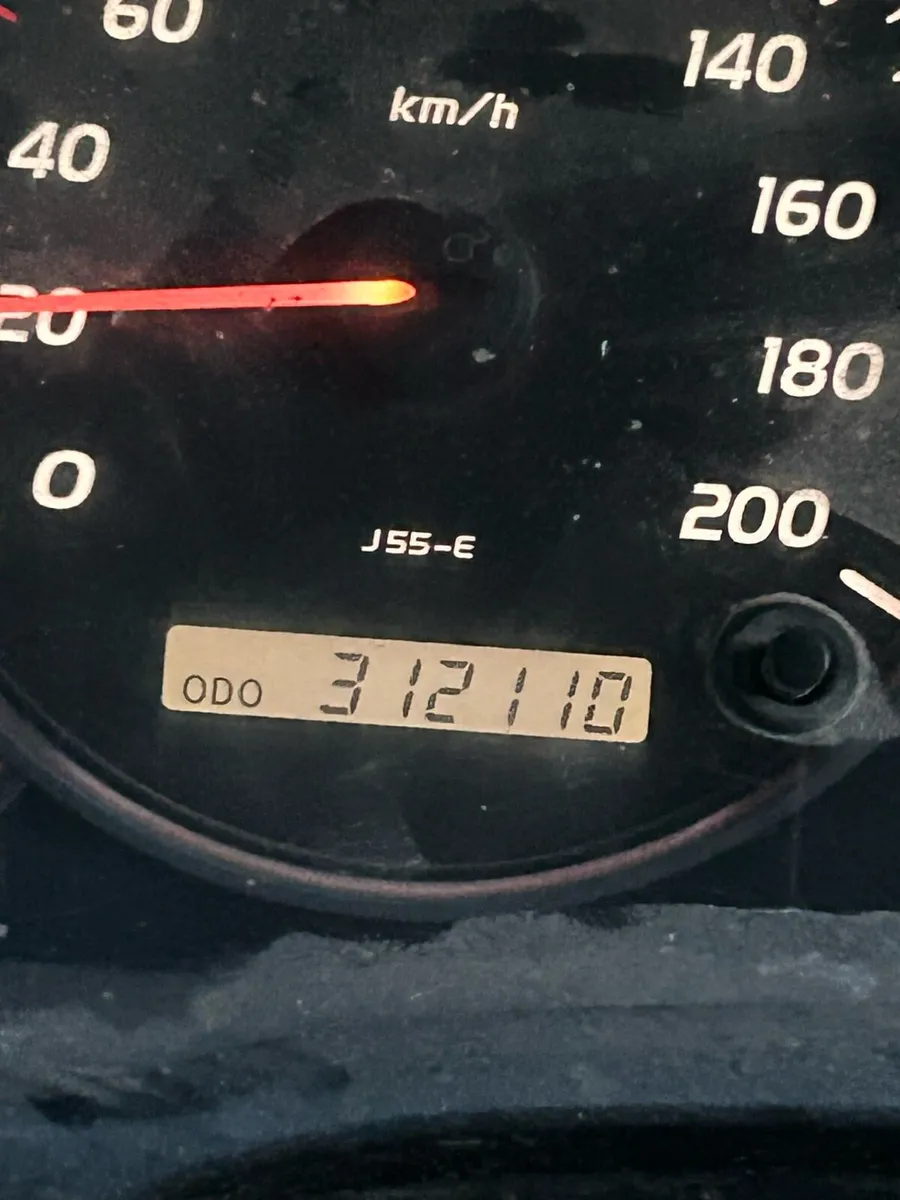 09 Toyota Landcruiser - Image 2