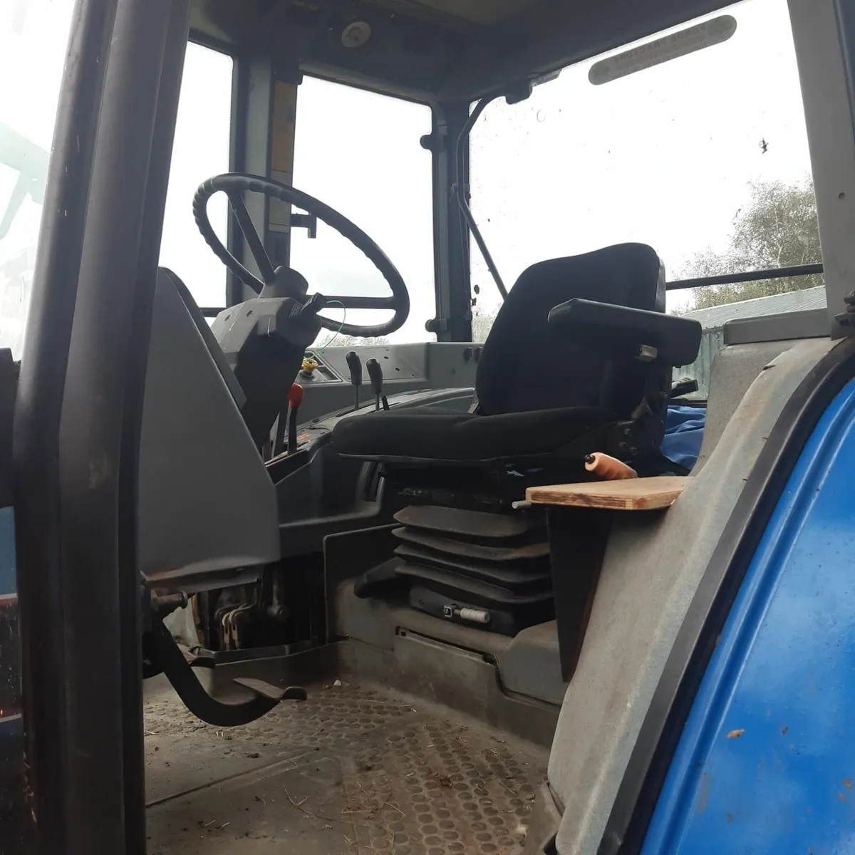 Ford 5640 1992 - Image 2