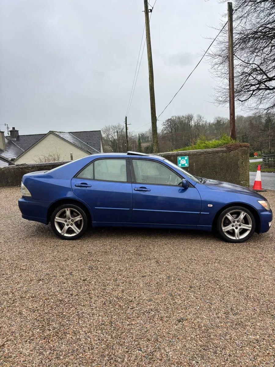 2002 Lexus is200 - Image 2
