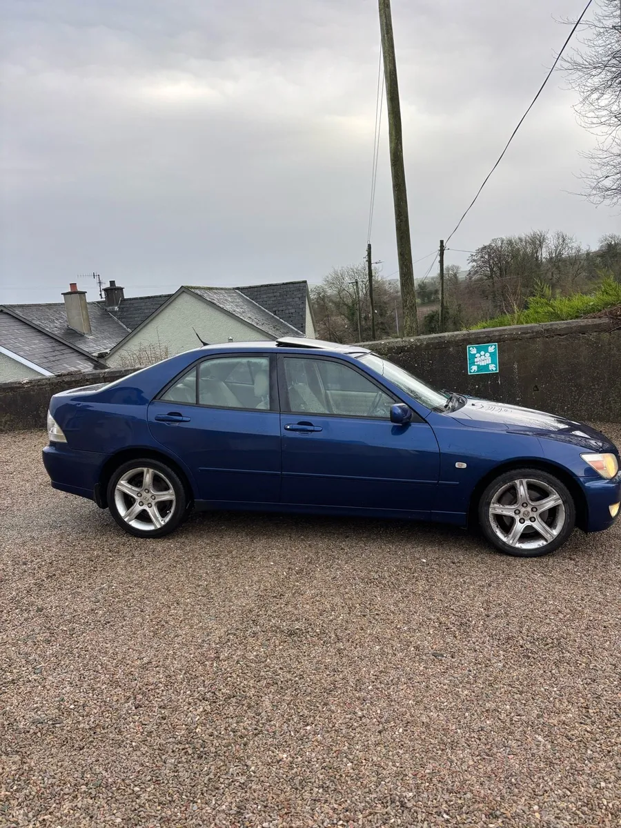 2001 Lexus is200 - Image 2