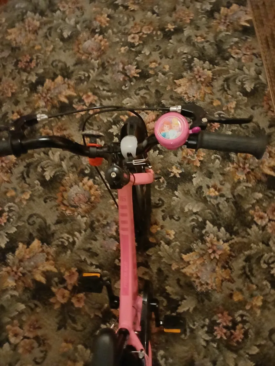 Child's bicycle. Suitable for girl of 3 to 5 years - Image 1