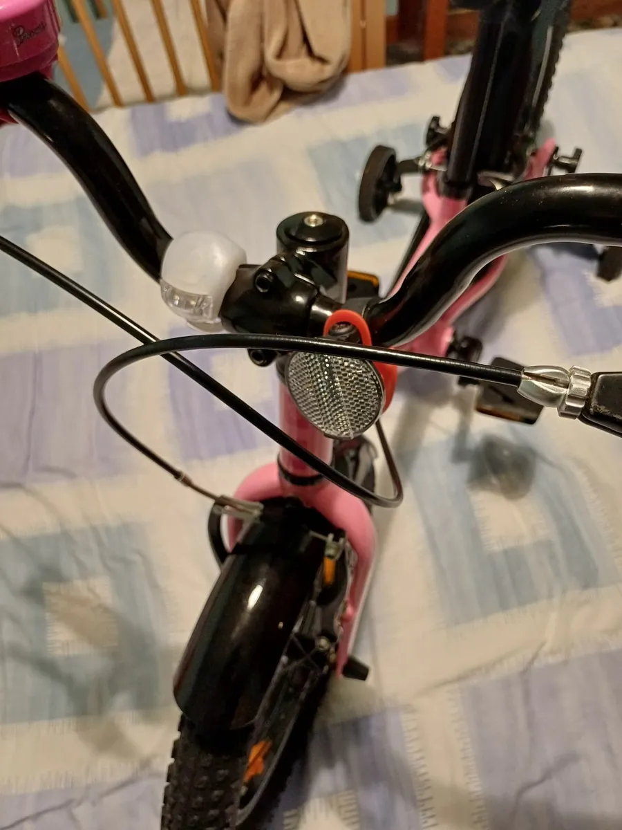Child's bicycle. Suitable for girl of 3 to 5 years - Image 3