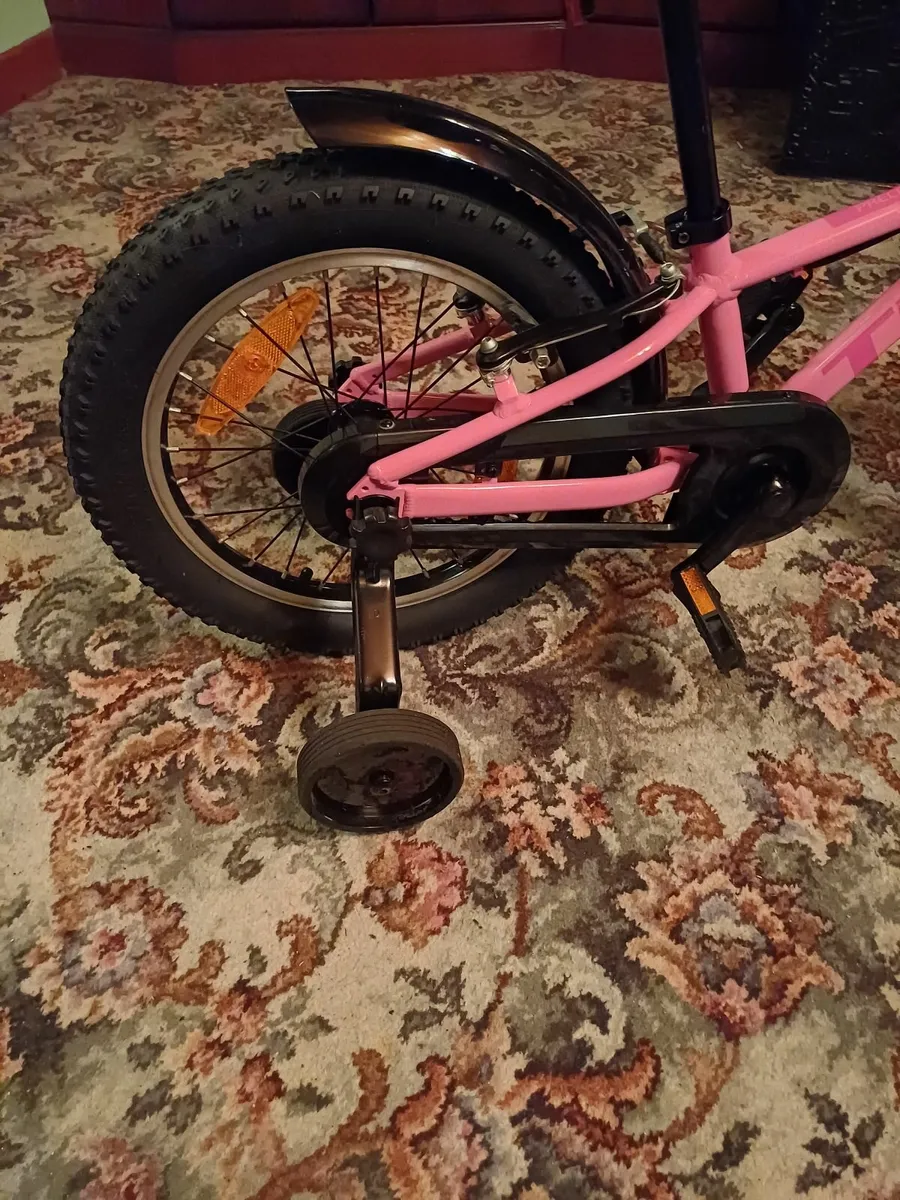 Child's bicycle. Suitable for girl of 3 to 5 years - Image 4