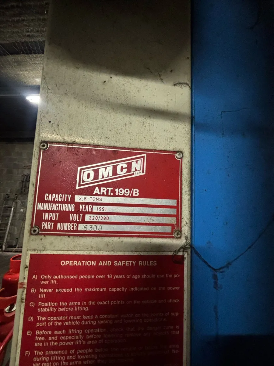 2.5ton 2 post lift - Image 3