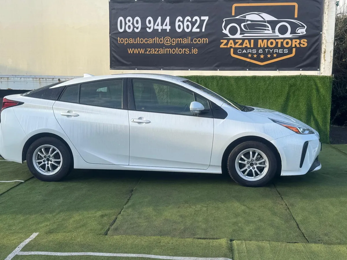 Toyota Prius 2021 - Image 2