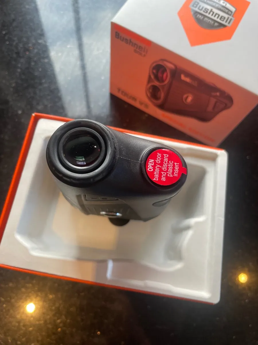 Bushnell golf tourv5 - Image 1