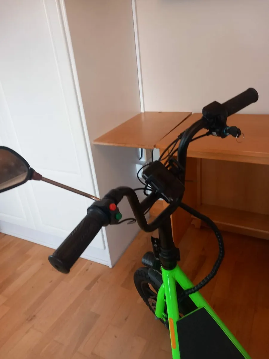 Manta Electric Scooter - Image 4