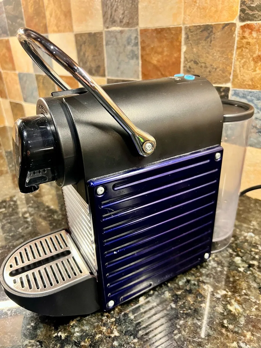 Nespresso pixie coffee machine - Image 3