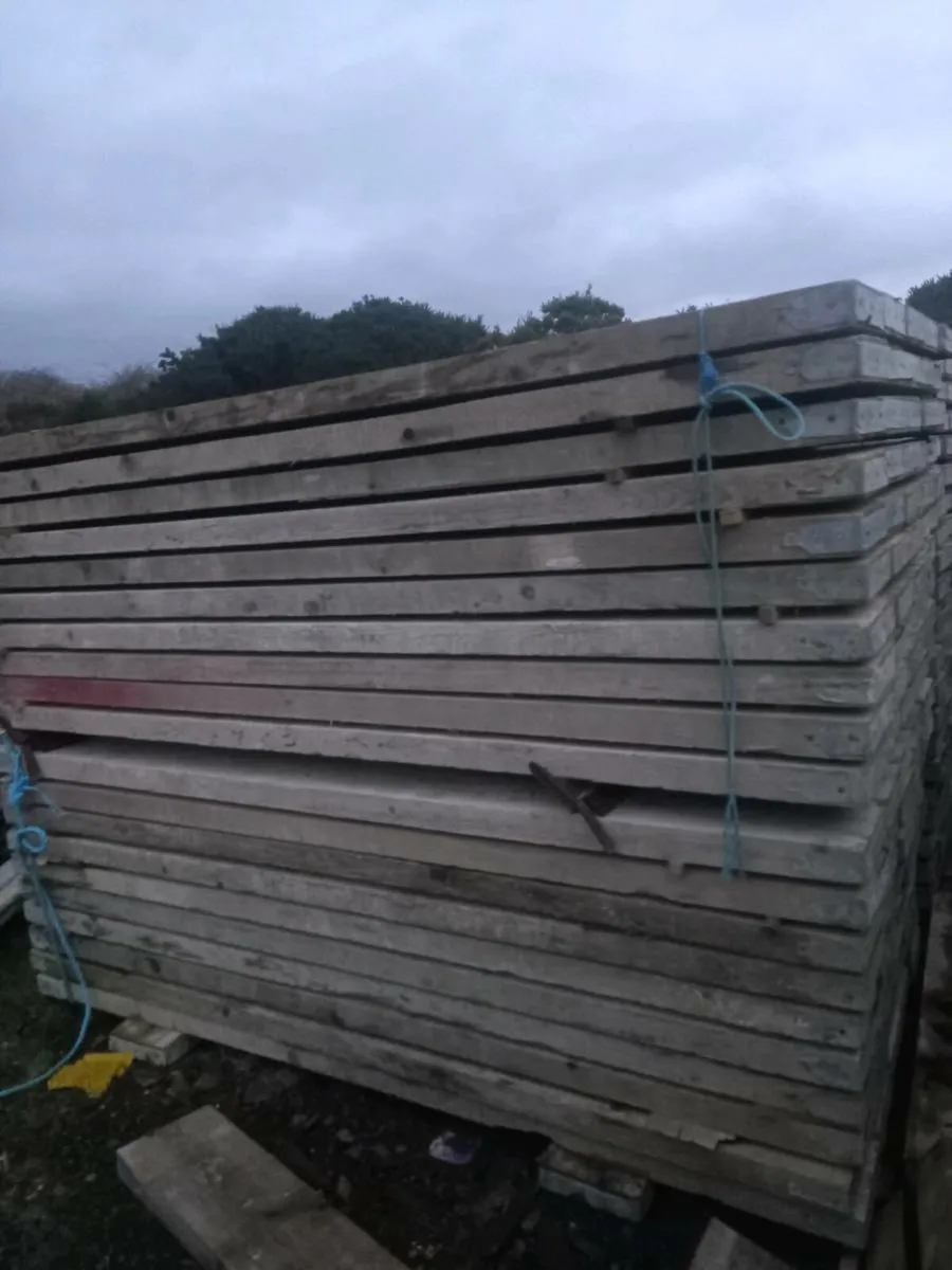 4fy,6ft,8ft slightly used scaffolding planks - Image 2