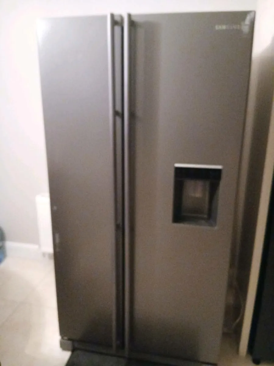 Samsung american style fridge freezer - Image 1