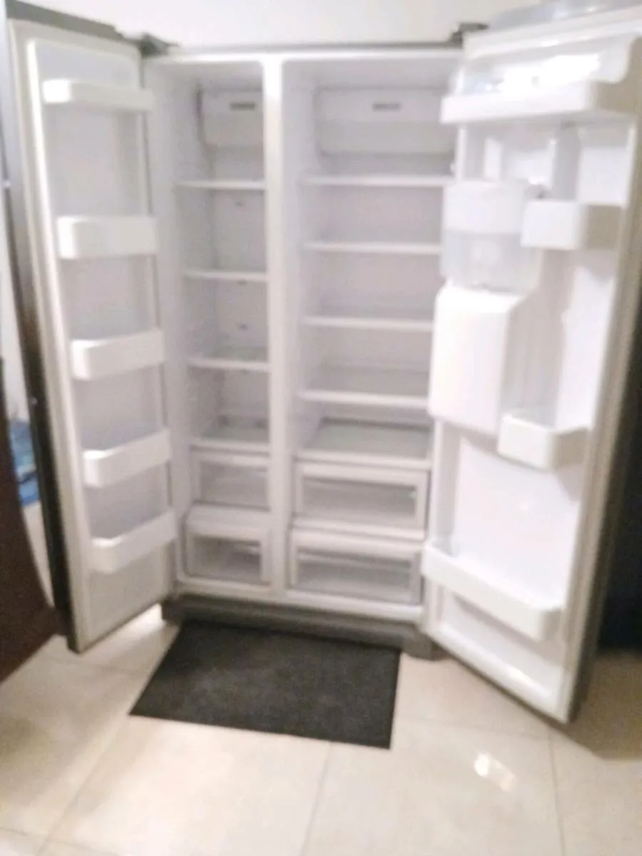 Samsung american style fridge freezer - Image 2
