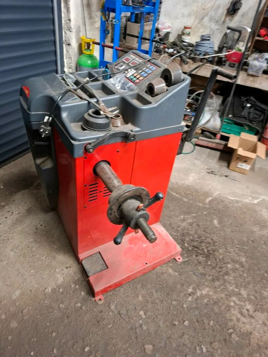 Wheel Balancer - Image 2