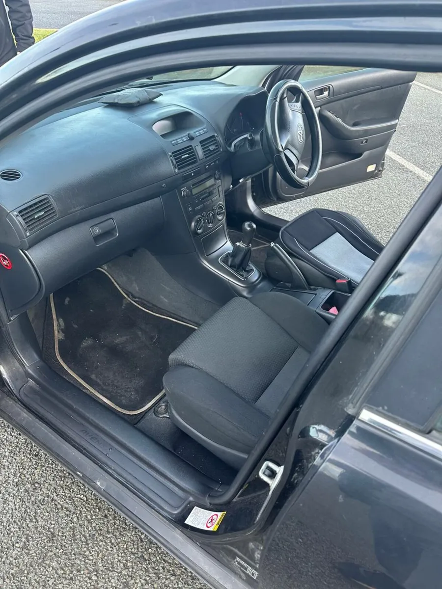 TOYOTA AVENSIS - Image 4