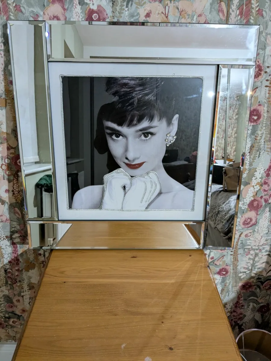 Mirrored framed Audrey Hepburn picture. - Image 2